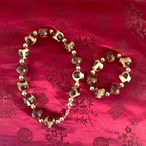 Necklace and matching bracelet.